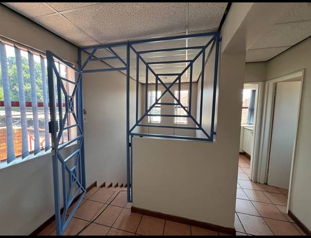 192M² BUSINESS TO LET IN WELTEVREDEN PARK